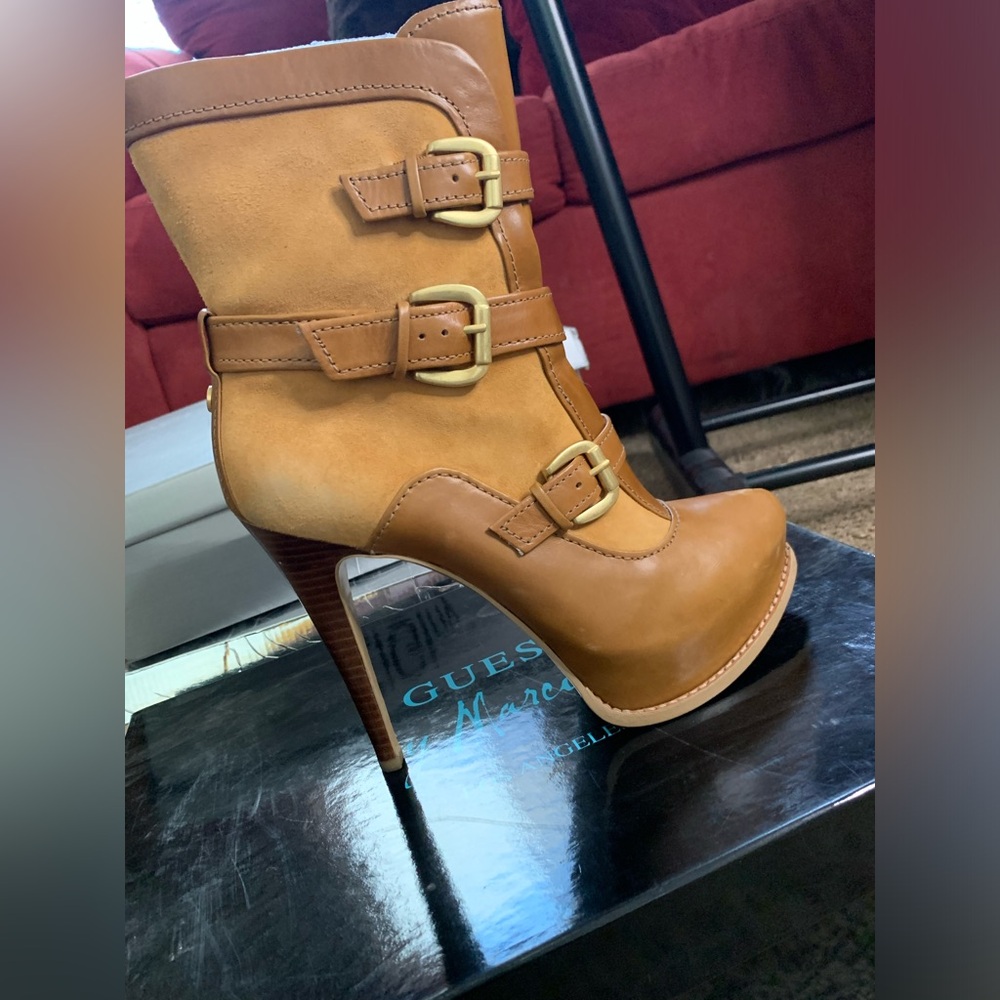 Guess by Marciano
